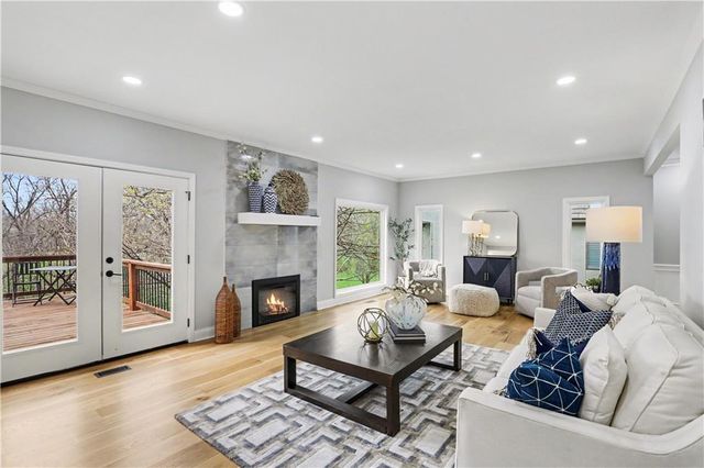 12650 Sherwood Drive, Leawood, KS 66209