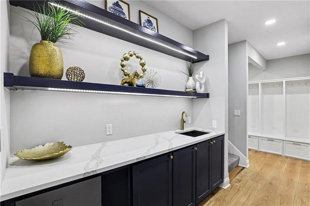 12650 Sherwood Drive, Leawood, KS 66209