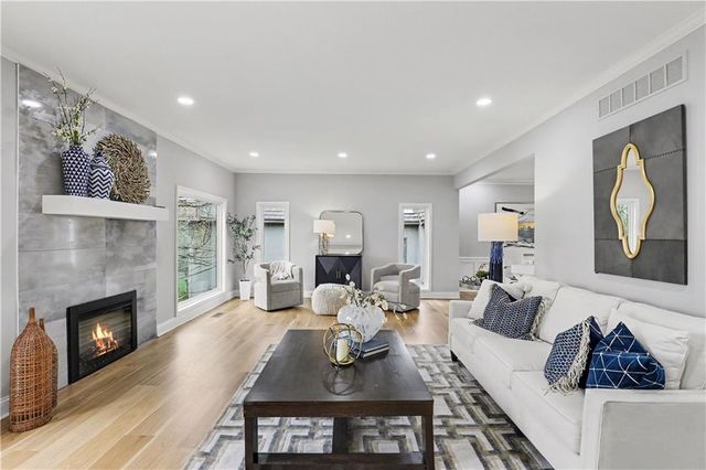 12650 Sherwood Drive, Leawood, KS 66209