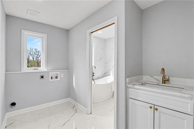 12650 Sherwood Drive, Leawood, KS 66209