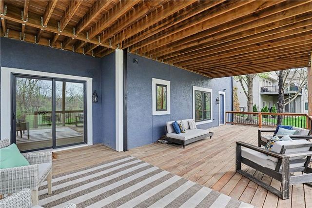 12650 Sherwood Drive, Leawood, KS 66209