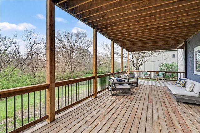 12650 Sherwood Drive, Leawood, KS 66209