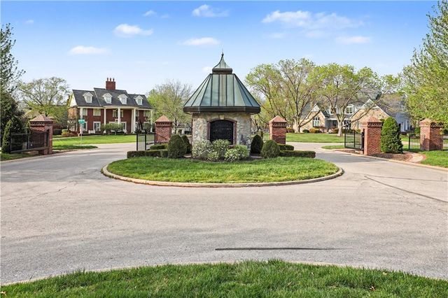 12650 Sherwood Drive, Leawood, KS 66209