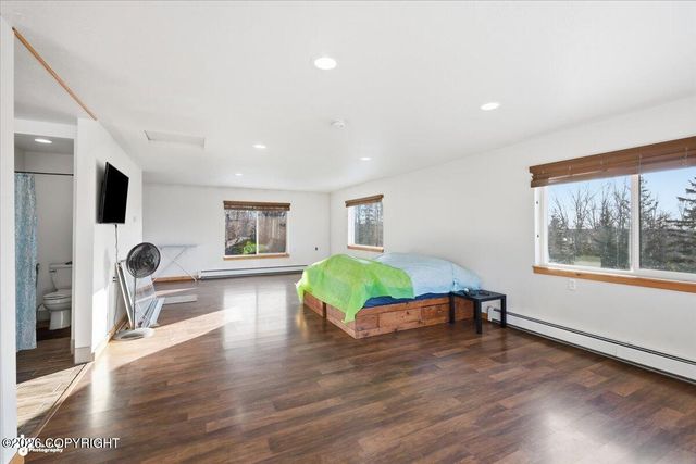 7200 W Middle Drive, Wasilla, AK 99623