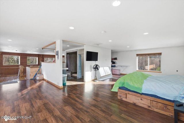 7200 W Middle Drive, Wasilla, AK 99623