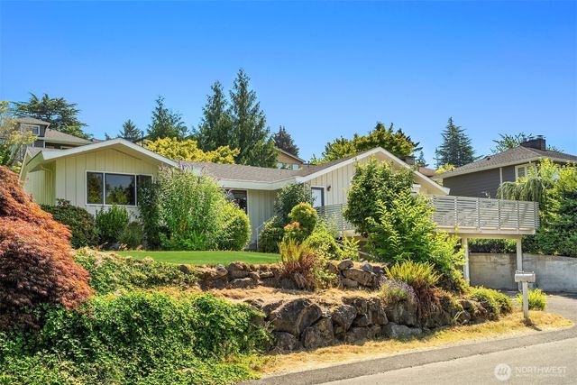 4744 44th Avenue NE, Seattle, WA 98105