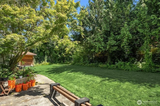4744 44th Avenue NE, Seattle, WA 98105
