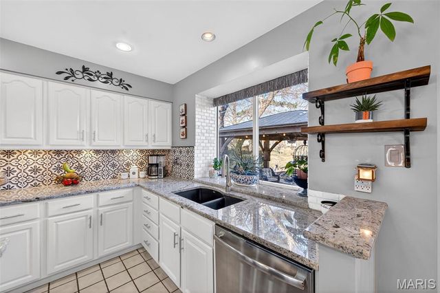 411 Savannah Ridge Drive, St Charles, MO 63303