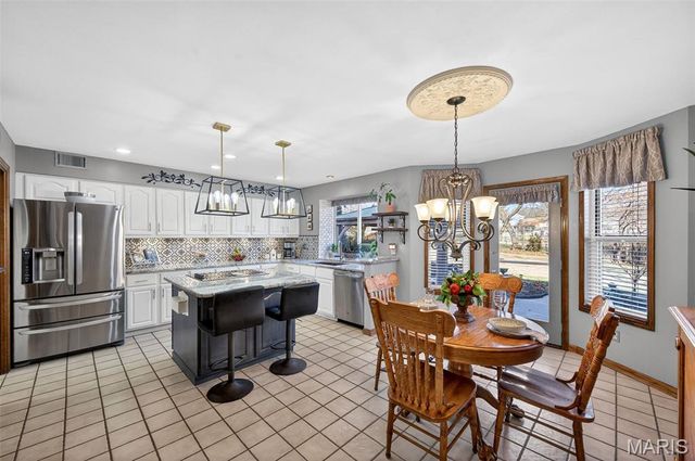 411 Savannah Ridge Drive, St Charles, MO 63303