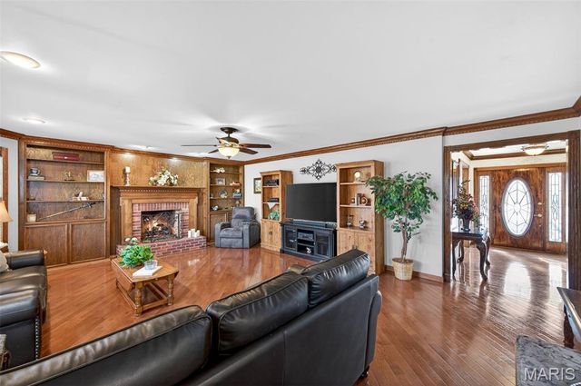 411 Savannah Ridge Drive, St Charles, MO 63303