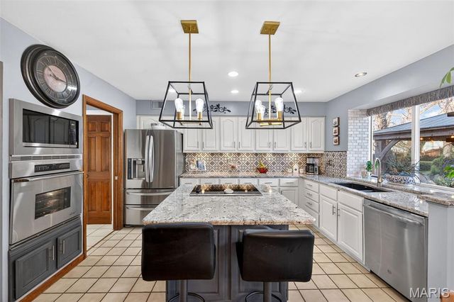 411 Savannah Ridge Drive, St Charles, MO 63303