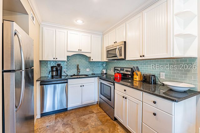 4 N Forest Beach Dr Apt 208, Hilton Head Island, SC 29928