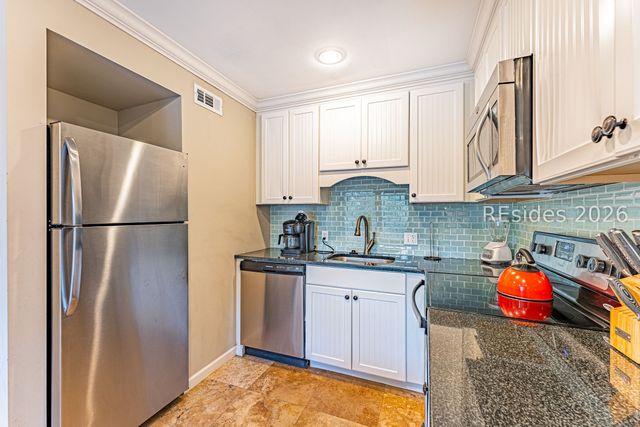 4 N Forest Beach Dr Apt 208, Hilton Head Island, SC 29928