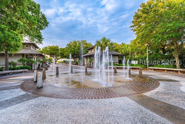 4 N Forest Beach Dr Apt 208, Hilton Head Island, SC 29928