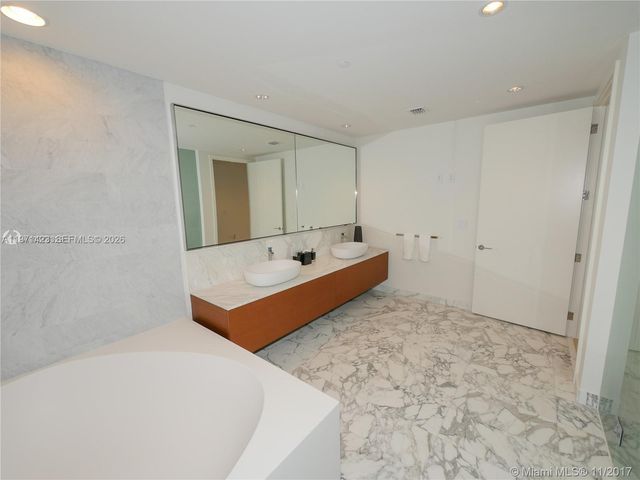 10201 Collins Ave 2006, Bal Harbour, FL 33154