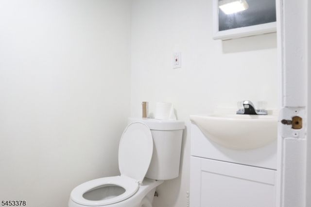 302 N 10Th St, Newark City, NJ 07107