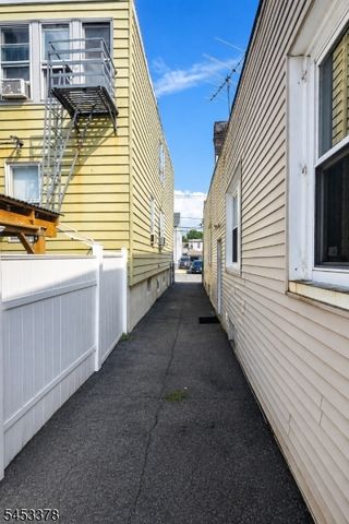 302 N 10Th St, Newark City, NJ 07107