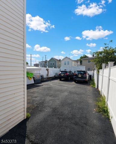 302 N 10Th St, Newark City, NJ 07107