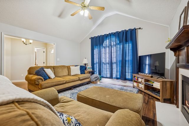 1030 Heatherwood Rd, Pleasant View, TN 37146