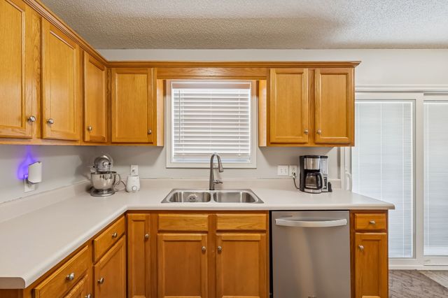 1030 Heatherwood Rd, Pleasant View, TN 37146