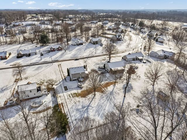 1030 Heatherwood Rd, Pleasant View, TN 37146