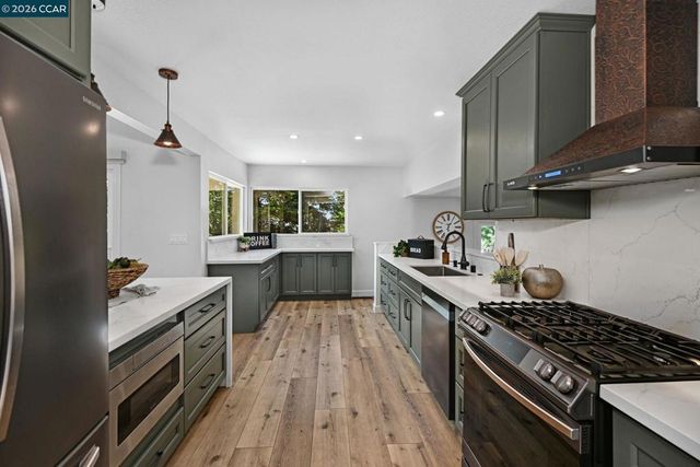 2407 Saybrook Pl, Martinez, CA 94553
