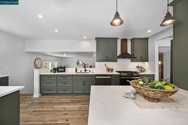 2407 Saybrook Pl, Martinez, CA 94553