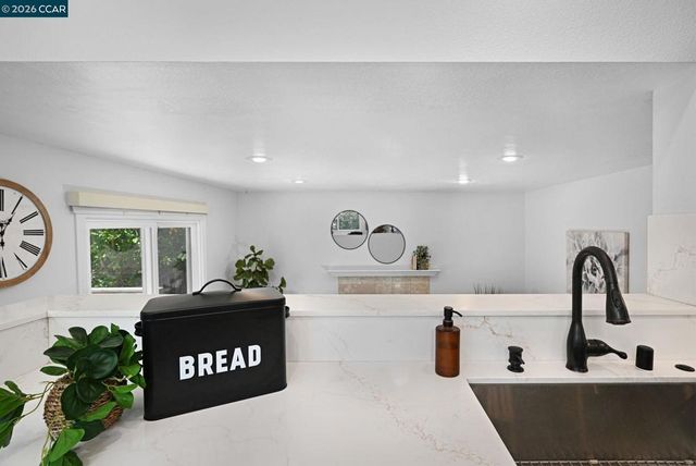 2407 Saybrook Pl, Martinez, CA 94553