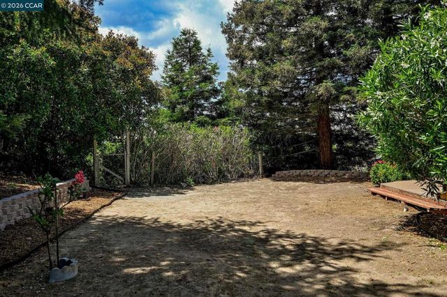 2407 Saybrook Pl, Martinez, CA 94553