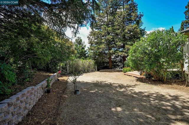 2407 Saybrook Pl, Martinez, CA 94553