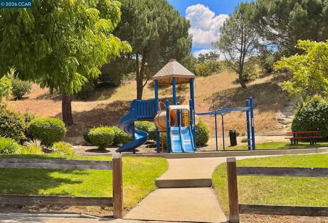 2407 Saybrook Pl, Martinez, CA 94553