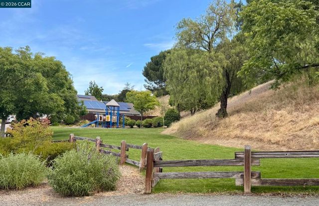 2407 Saybrook Pl, Martinez, CA 94553