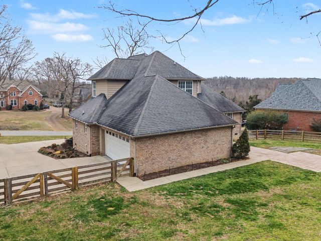 7331 McCormick Dr, Fairview, TN 37062