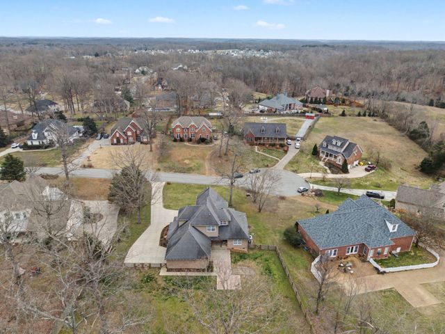 7331 McCormick Dr, Fairview, TN 37062