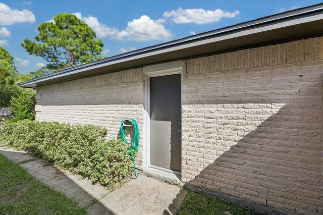 17134 Barcelona Drive, Friendswood, TX 77546