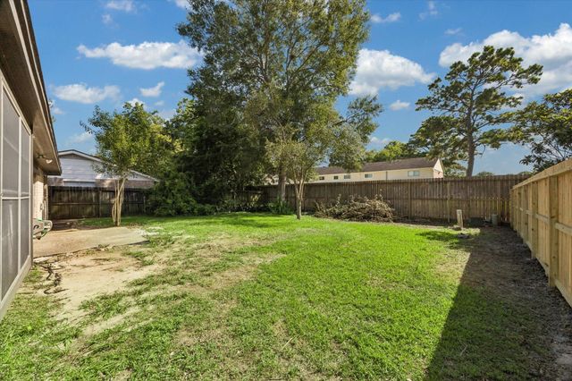 17134 Barcelona Drive, Friendswood, TX 77546