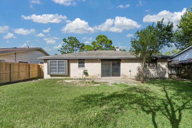17134 Barcelona Drive, Friendswood, TX 77546