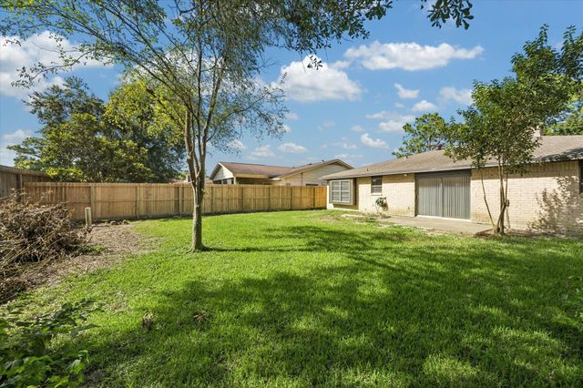 17134 Barcelona Drive, Friendswood, TX 77546