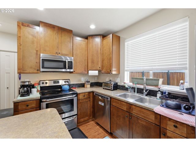 1798 ALLEA Dr, Eugene, OR 97404