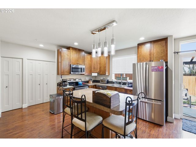 1798 ALLEA Dr, Eugene, OR 97404