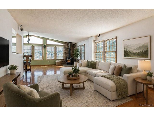 8230 S Ogden Cir, Littleton, CO 80122