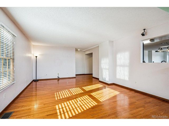 8230 S Ogden Cir, Littleton, CO 80122