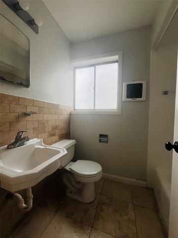 5123 Del Monte Drive 2, Houston, TX 77056