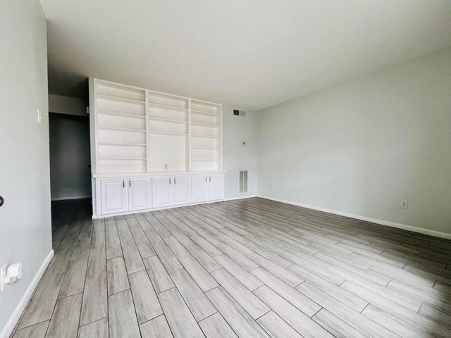 5123 Del Monte Drive 2, Houston, TX 77056