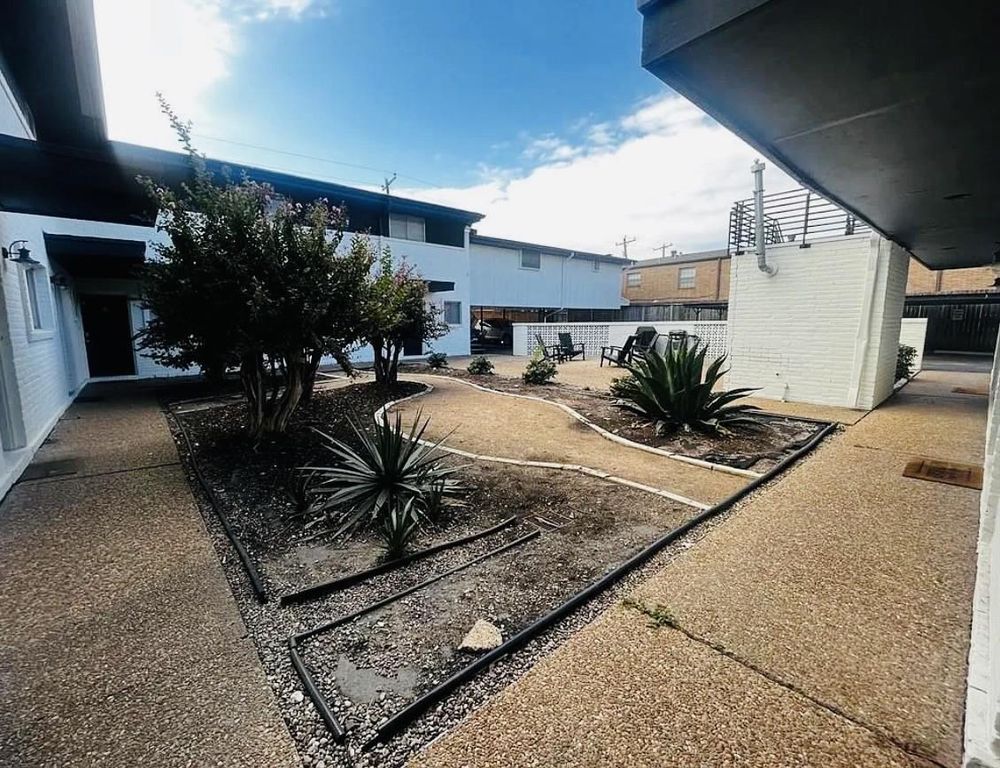 5123 Del Monte Drive 2, Houston, TX 77056