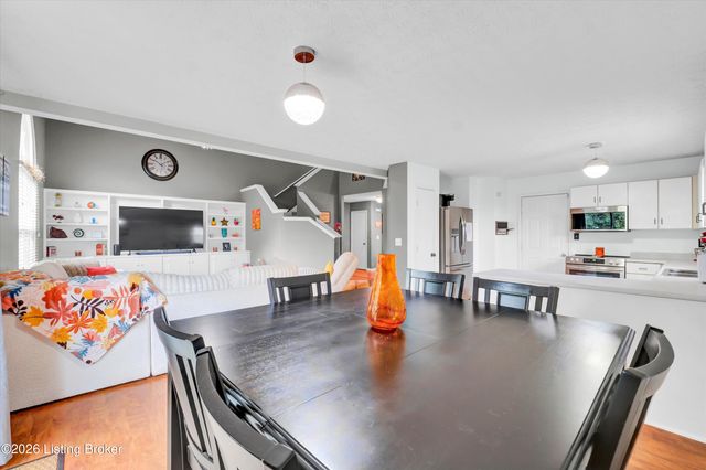 11415 Catalpa View Ct, Louisville, KY 40299