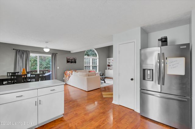 11415 Catalpa View Ct, Louisville, KY 40299