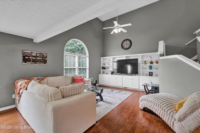 11415 Catalpa View Ct, Louisville, KY 40299
