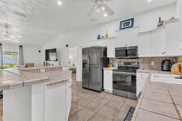 465 HAVERSHAM ROAD, Deltona, FL 32725