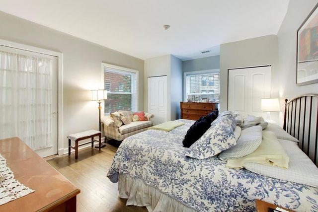 955 W Carmen Avenue 2B, Chicago, IL 60640
